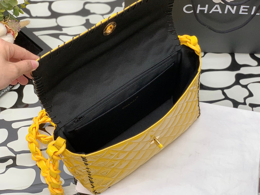 Chanelouis Vuittoninyl Classic Yellow Shoulder bag For Women 29cm/11.5in