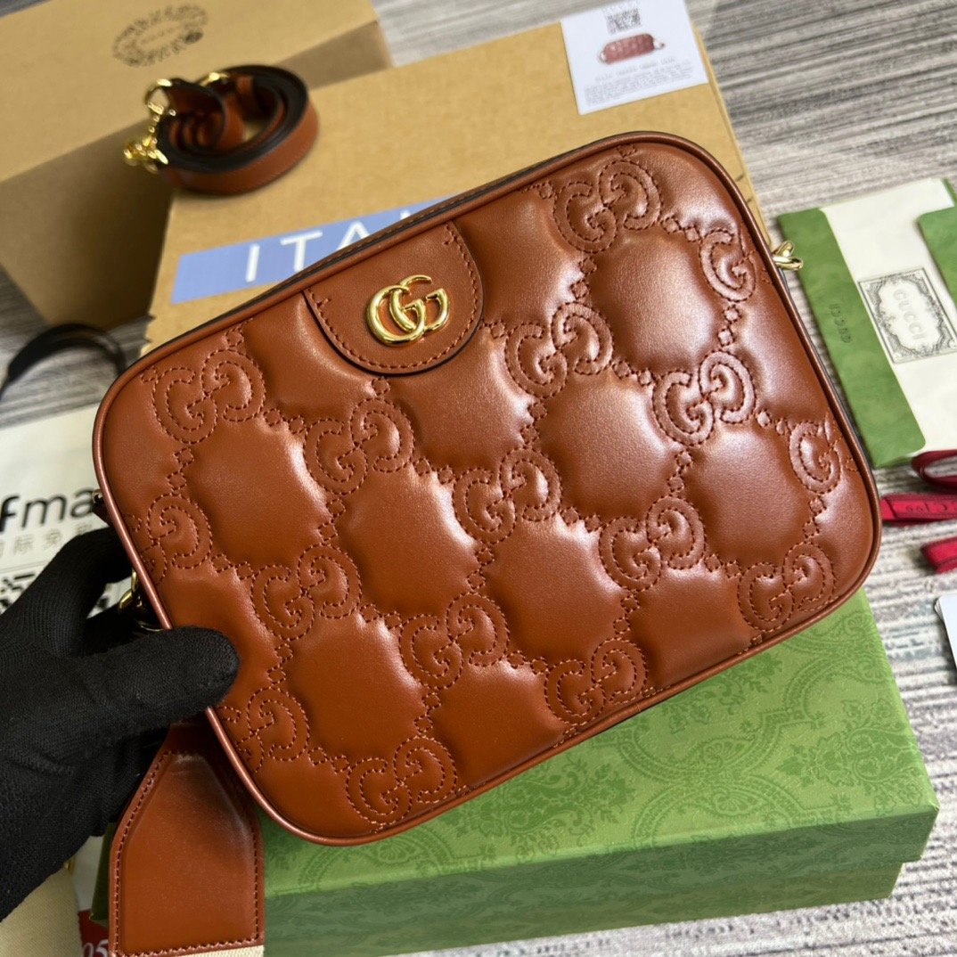 Matelasse Shoulder Bag Red For Women, Women’s Bags 8.5in/22cm 702234 UM8HG 2595