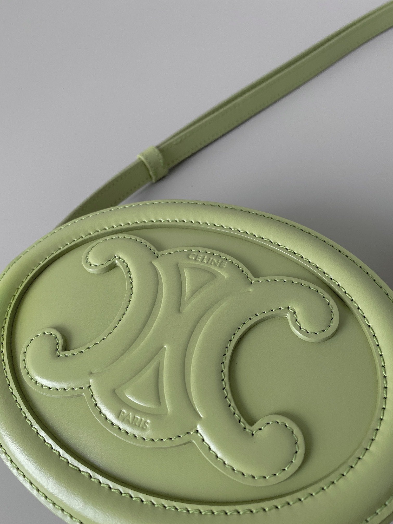 Crossbody Oval Purse Cuir Triomphe Mint Green For Women 6in/16cm