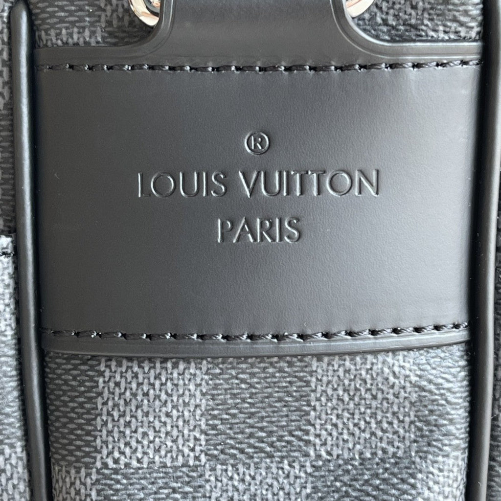 Louis Vuitton Christopher Messenger Bag Damier Graphite Canvas For Men, Bags, Shoulder And Crossbody Bags 13in/33cm Louis Vuitton N41500