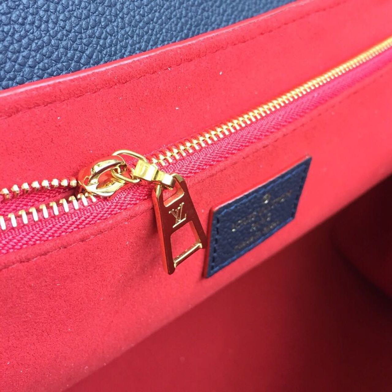 Louis Vuitton Vavin MM Monogram Empreinte Navy Blue For Women, WomenÃƒÂ¢Ã¢â€šÂ¬Ã¢â€žÂ¢s Handbags, Shoulder And Crossbody Bags 9.8in/25cm Louis Vuitton M43925