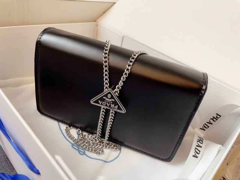 Barnes-Bags - Prada Bags - 946
