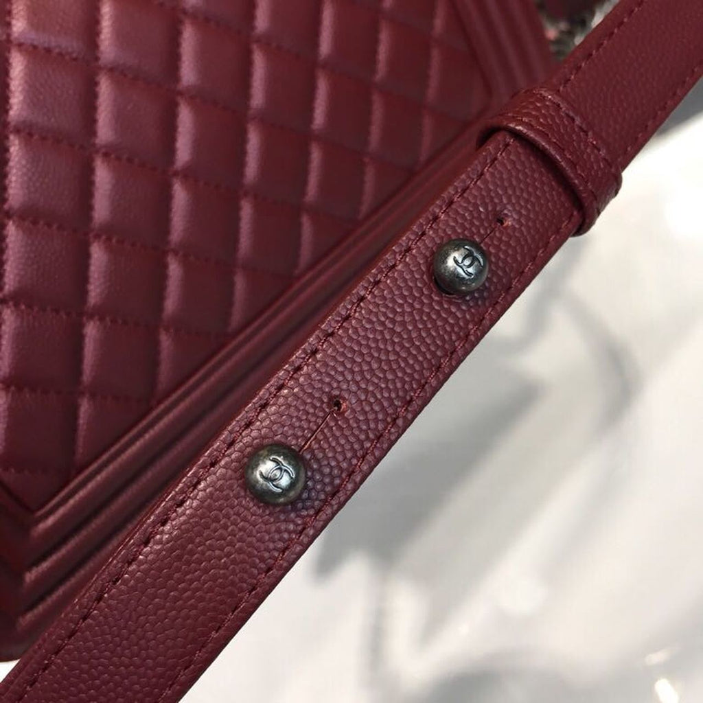 Chanel Boy Handbag SiLouis Vuittoner Hardware Burgundy For Women Bags, Shoulder And Crossbody Bags 9.8in/25cm A67086