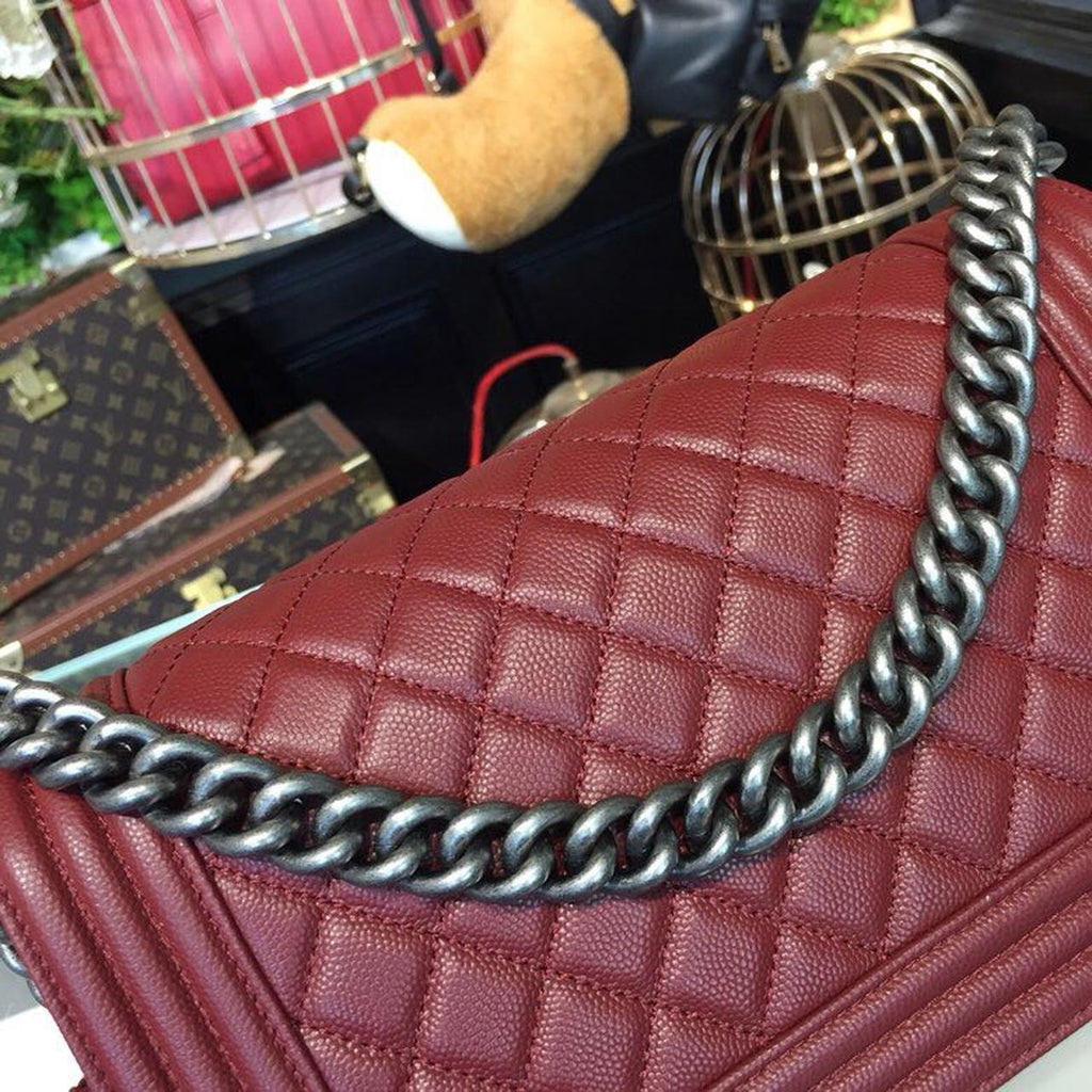 Chanel Boy Handbag SiLouis Vuittoner Hardware Burgundy For Women Bags, Shoulder And Crossbody Bags 9.8in/25cm A67086