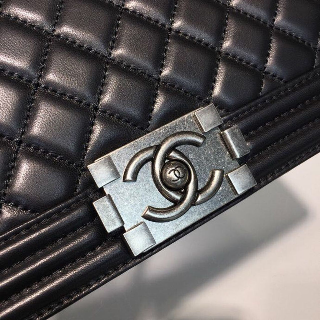 Chanel Boy Handbag SiLouis Vuittoner Hardware Black For Women, Women’s Bags, Shoulder And Crossbody Bags 9.8in/25cm A67086