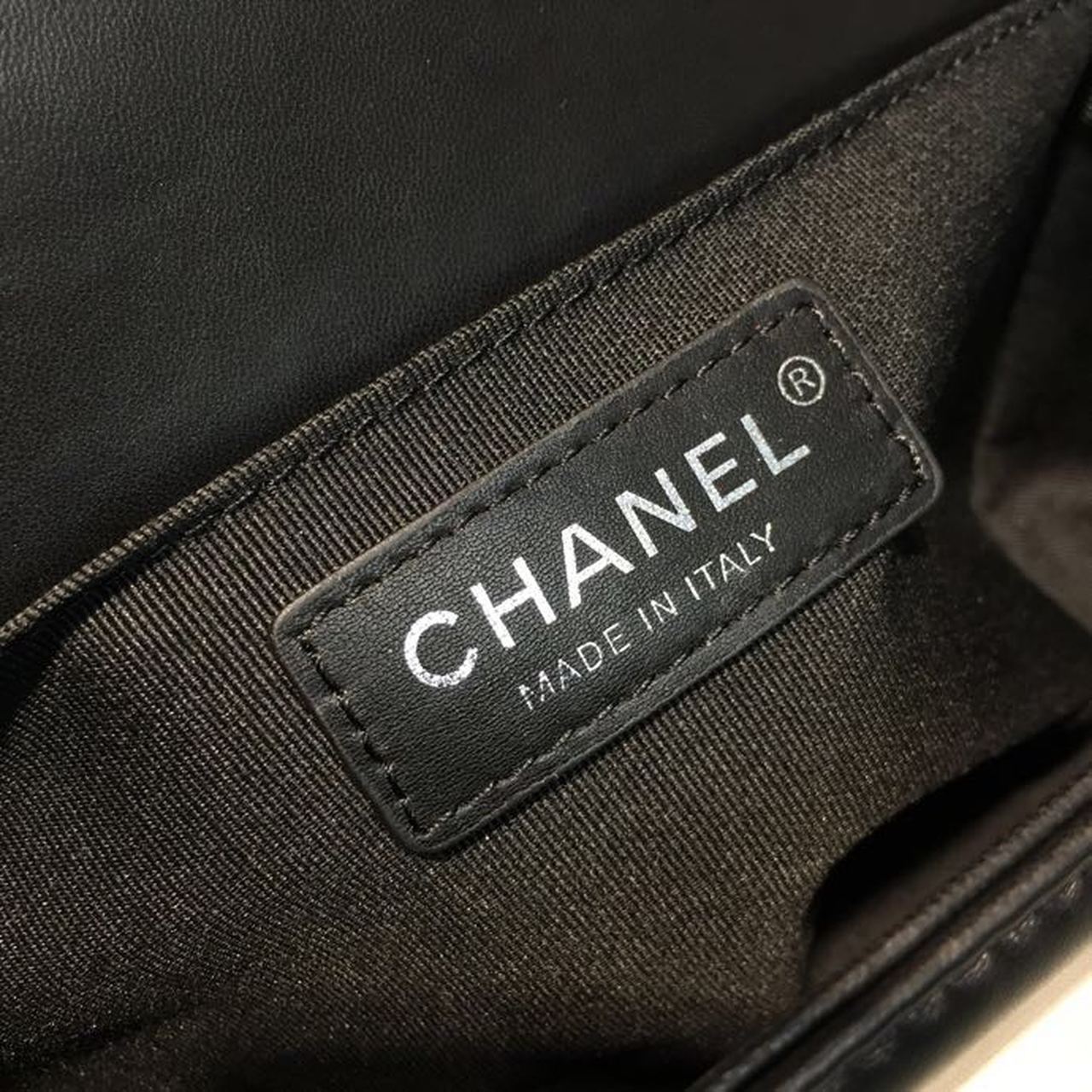 Chanel Boy Handbag SiLouis Vuittoner Hardware Black For Women, Women’s Bags, Shoulder And Crossbody Bags 9.8in/25cm A67086
