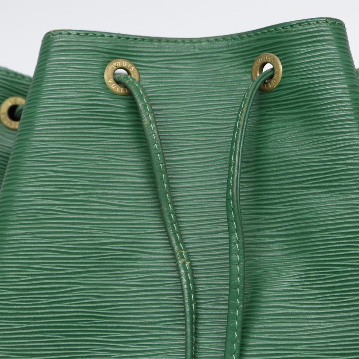 LOUIS VUITTON Epi Petit Noe Shoulder Bag Green M44102 LV Auth 89333