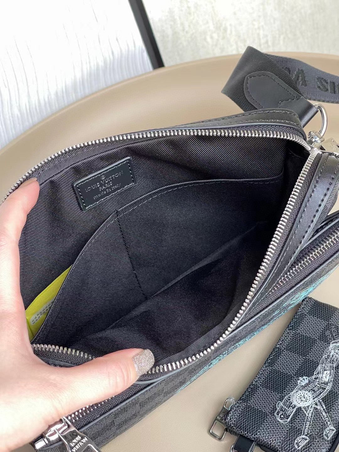 Louis Vuitton Trio Messenger Damier Graphite Canvas For Men, Bags, Crossbody Bags 9.8in/25cm Louis Vuitton N58040