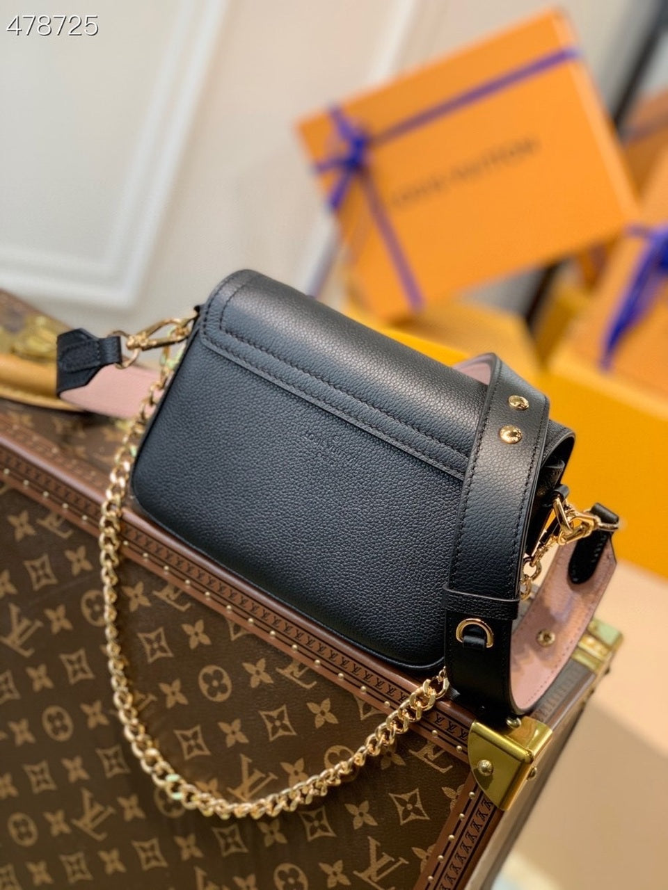 Louis Vuitton Lockme Tender Bag Black For Women, WomenÃƒÂ¢Ã¢â€šÂ¬Ã¢â€žÂ¢s Handbags, Shoulder And Crossbody Bags 7.5in/19cm Louis Vuitton M58557