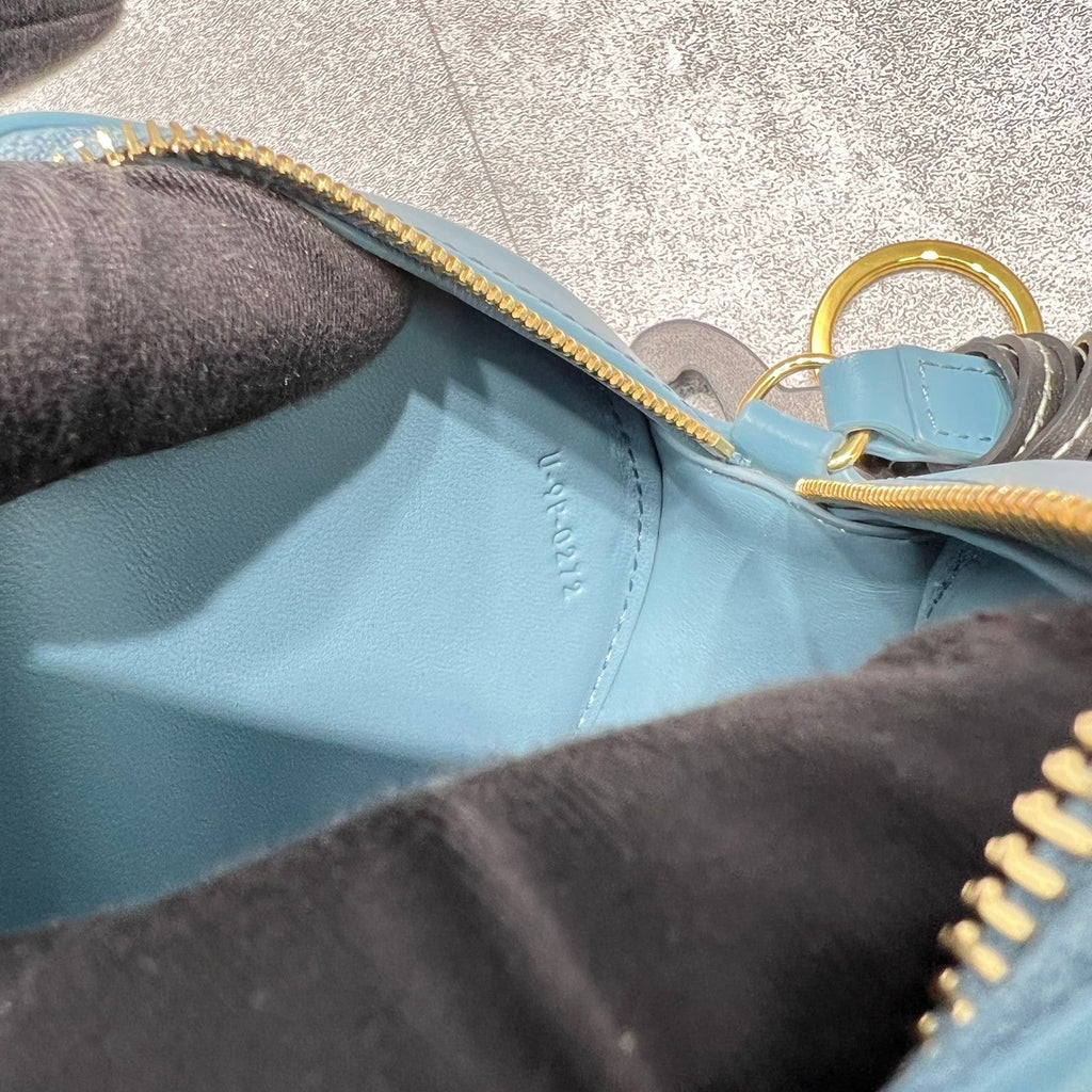Crossbody Oval Purse Cuir Triomphe Blue For Women 6in/16cm 10I703DPQ.07DD