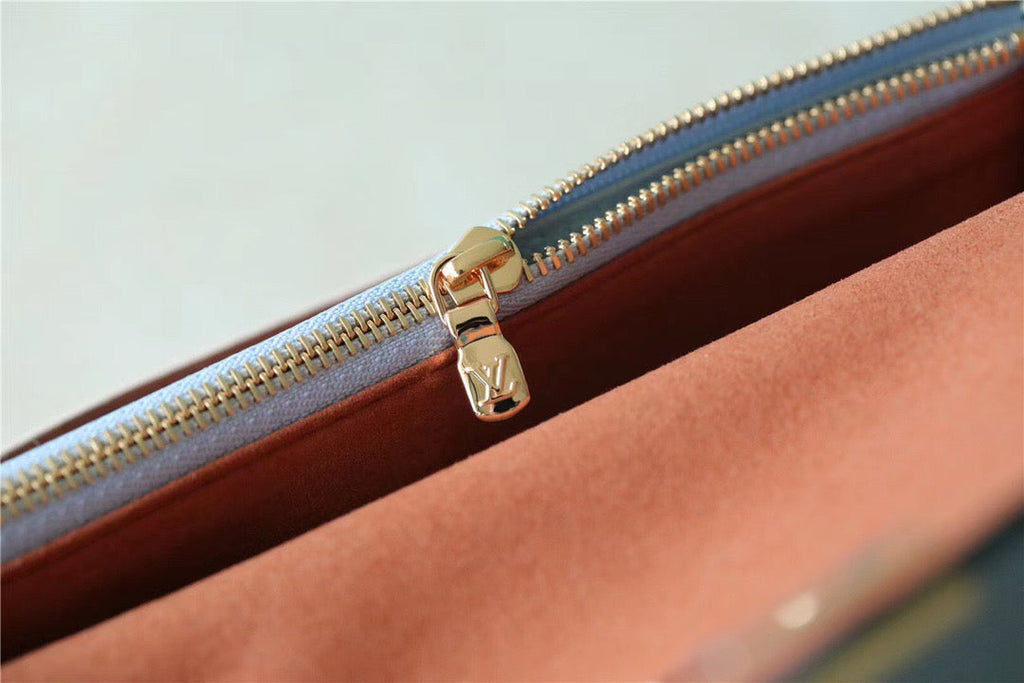 Louis Vuitton Mylockme Chain Pochette Bleu Nuage Blue For Women,  Shoulder and Crossbody Bags 7.5in/19cm Louis Vuitton M81436