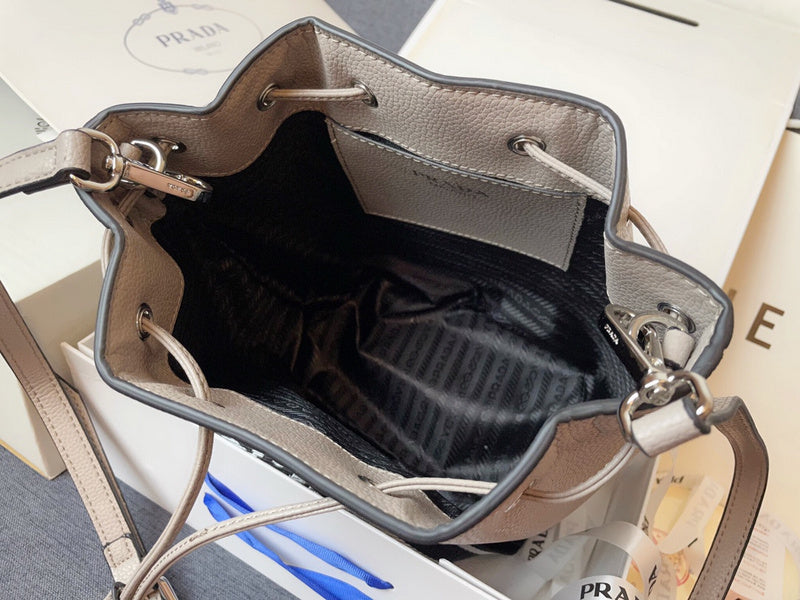 Barnes-Bags - Prada Bags - 991