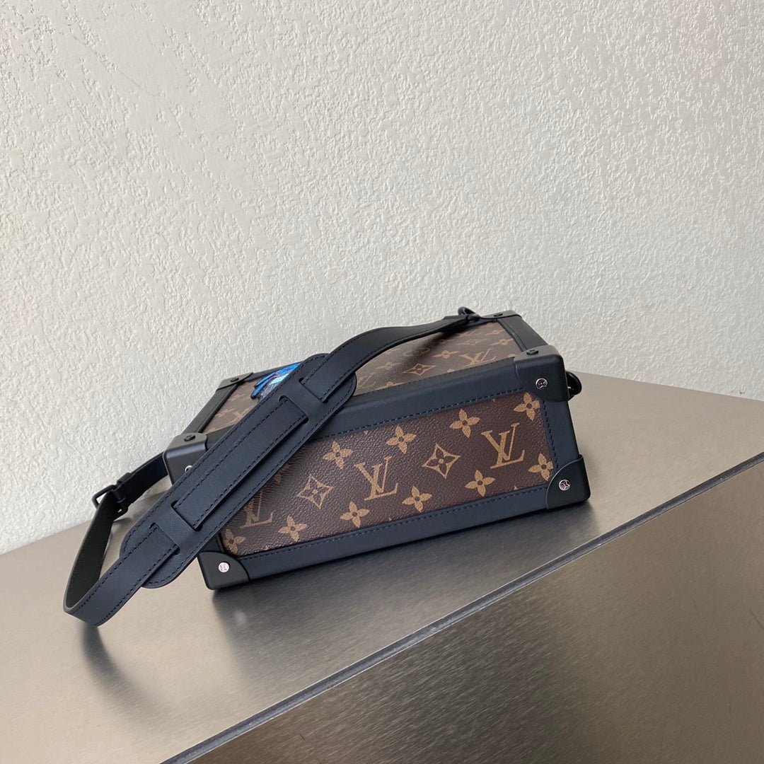 Louis Vuitton Soft Trunk Monogram Canvas For Men, Bags, Shoulder And Crossbody Bags 9.8in/25cm Louis Vuitton M45619