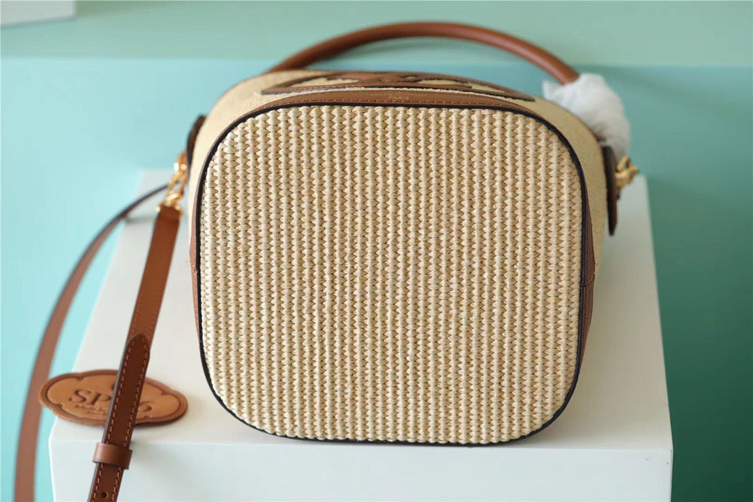 Louis Vuitton Petit Bucket Raffia Caramel Brown For Women, Women’s Bags, Shoulder And Crossbody Bags 9.4in/24cm Louis Vuitton M59961