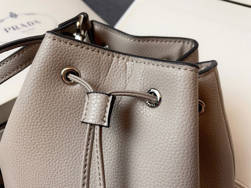 Barnes-Bags - Prada Bags - 991