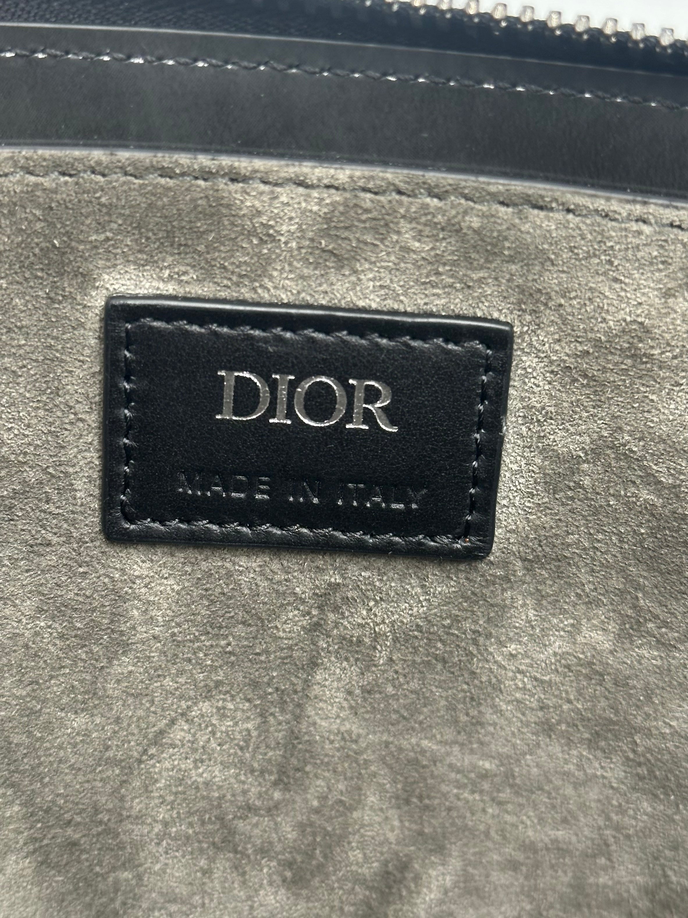 Christian Dior Zip Pouch Leather Black Leather Crossbody Bag Bag (Pre-Owned)