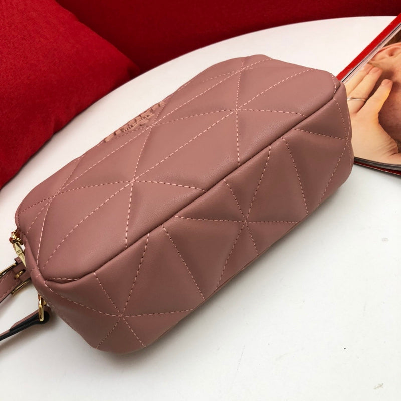 Barnes-Bags - Prada Bags - 905
