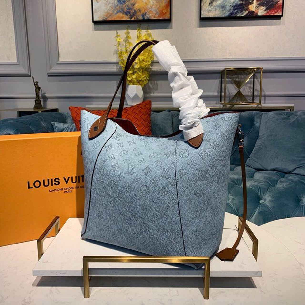 Louis Vuitton Hina MM Bucket Bag Light Blue For Women,  Shoulder And Crossbody Bags 18.1in/46cm Louis Vuitton M52975