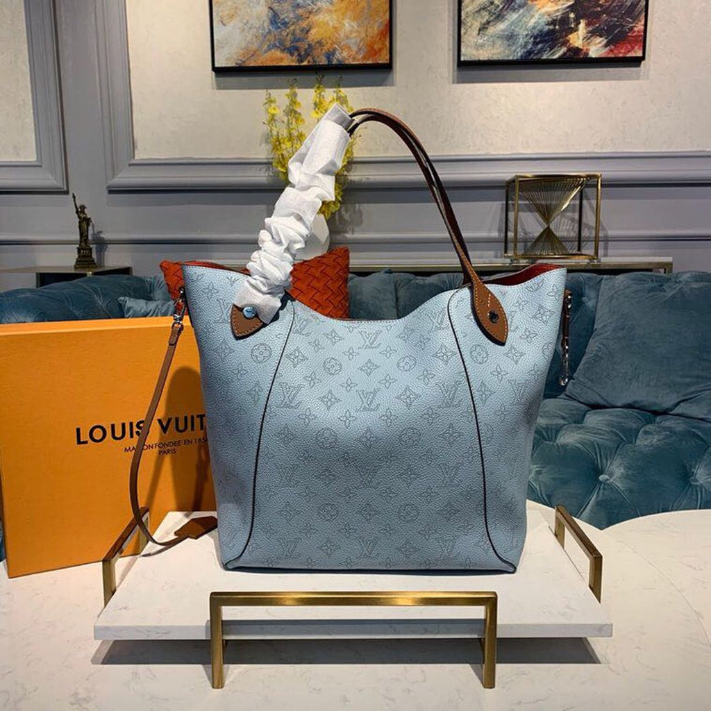 Louis Vuitton Hina MM Bucket Bag Light Blue For Women,  Shoulder And Crossbody Bags 18.1in/46cm Louis Vuitton M52975