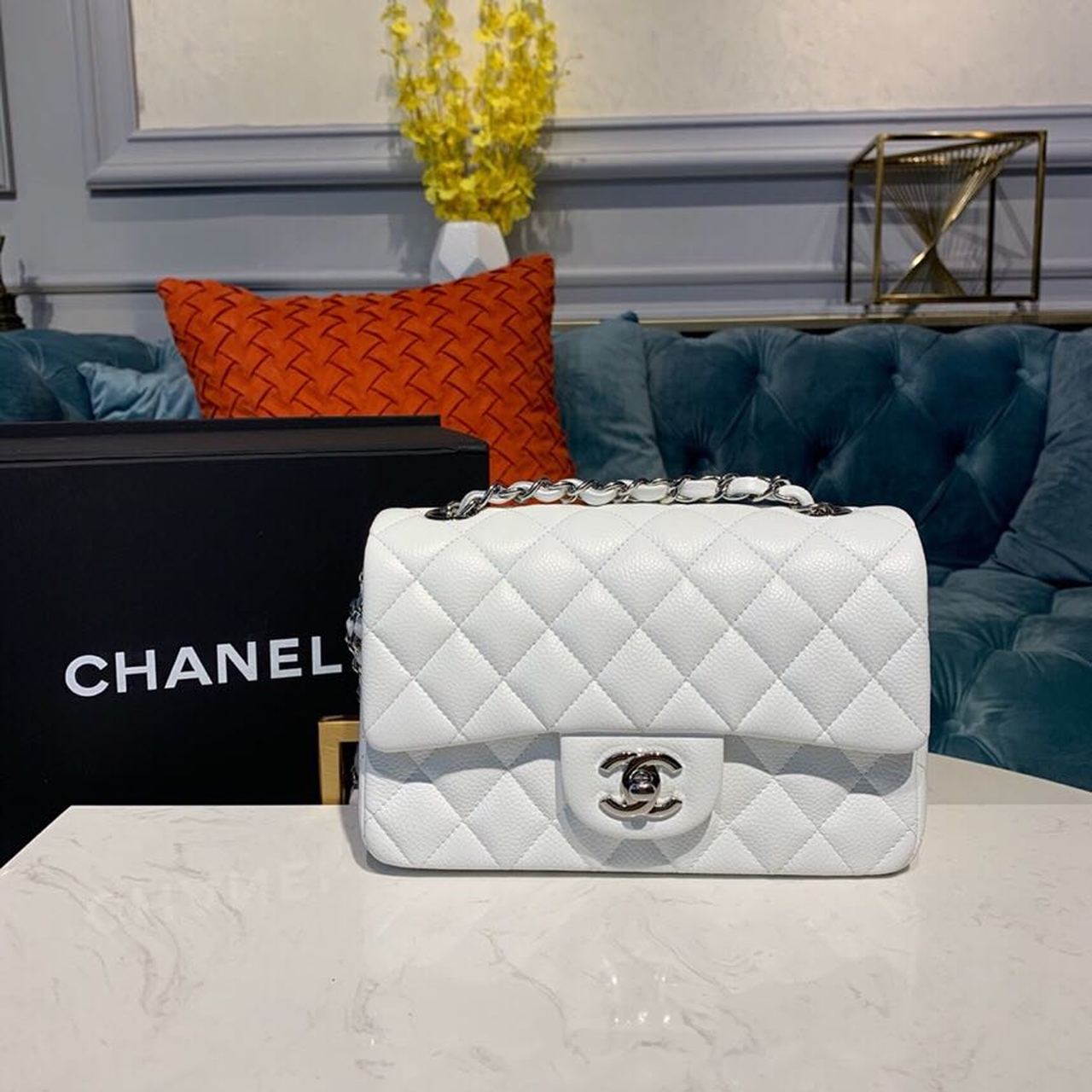 ChanelSmall Classic Handbag SiLouis Vuittoner Hardware White For Women Bags, Shoulder And Crossbody Bags 7.8in/20cm A01113