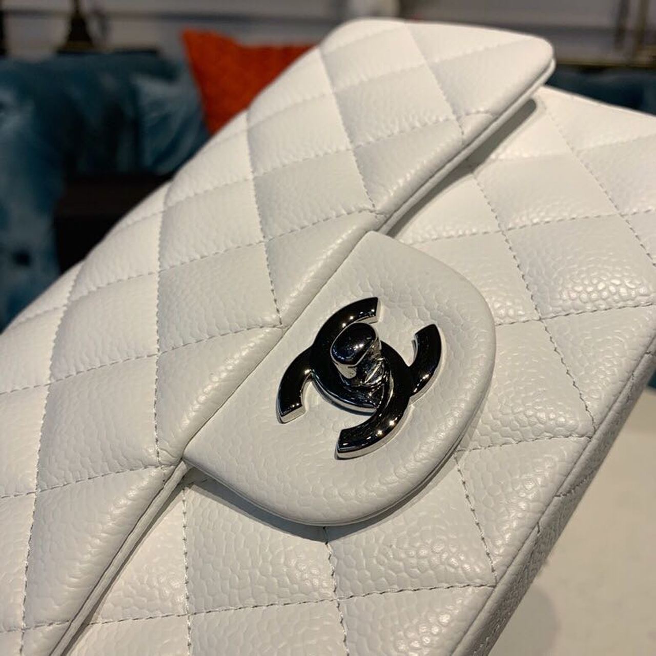 ChanelSmall Classic Handbag SiLouis Vuittoner Hardware White For Women, Women’s Bags, Shoulder And Crossbody Bags 7.8in/20cm A01113