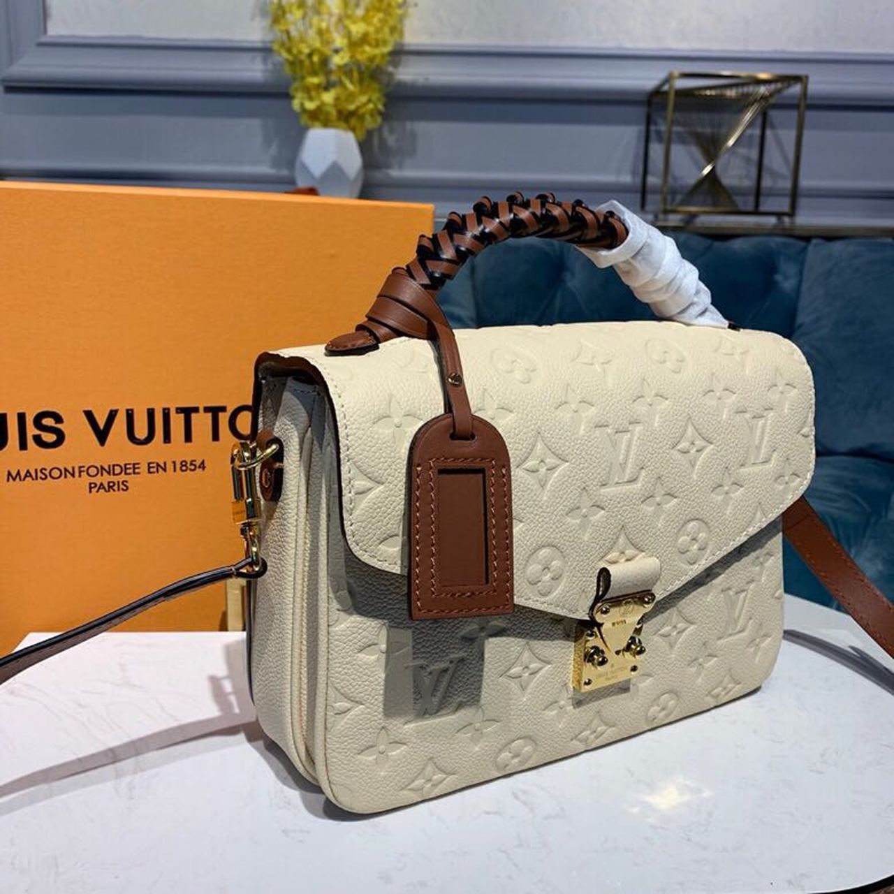 Louis Vuitton Pochette Metis Monogram Empreinte Creme Beige/Caramel For Women,  Shoulder And Crossbody Bags 9.8in/25cm Louis Vuitton M53940