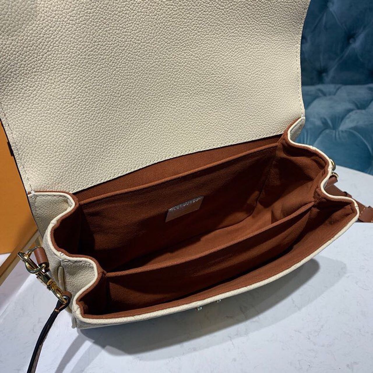 Louis Vuitton Pochette Metis Monogram Empreinte Creme Beige/Caramel For Women,  Shoulder And Crossbody Bags 9.8in/25cm Louis Vuitton M53940