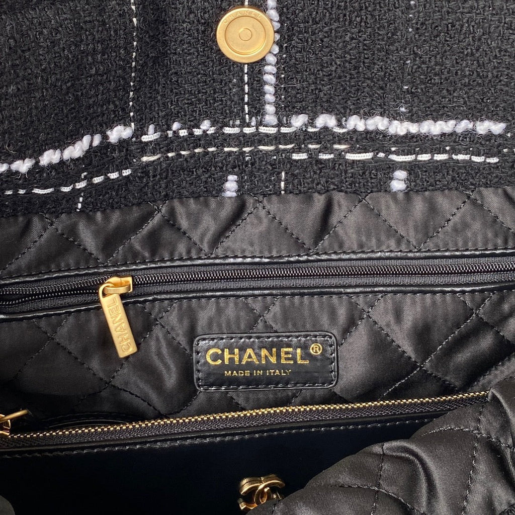 Chanel 22 Handbag Gold Hardware Black For Women, Women’s Handbags, Shoulder Bags 14.2in/36cm AS3262