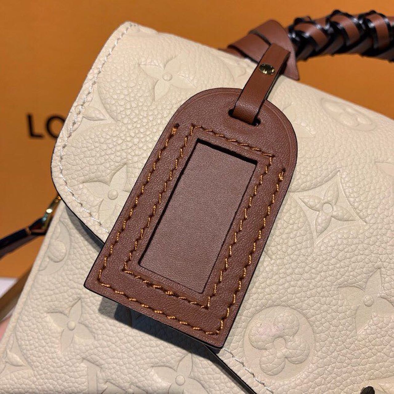 Louis Vuitton Pochette Metis Monogram Empreinte Creme Beige/Caramel For Women,  Shoulder And Crossbody Bags 9.8in/25cm Louis Vuitton M53940