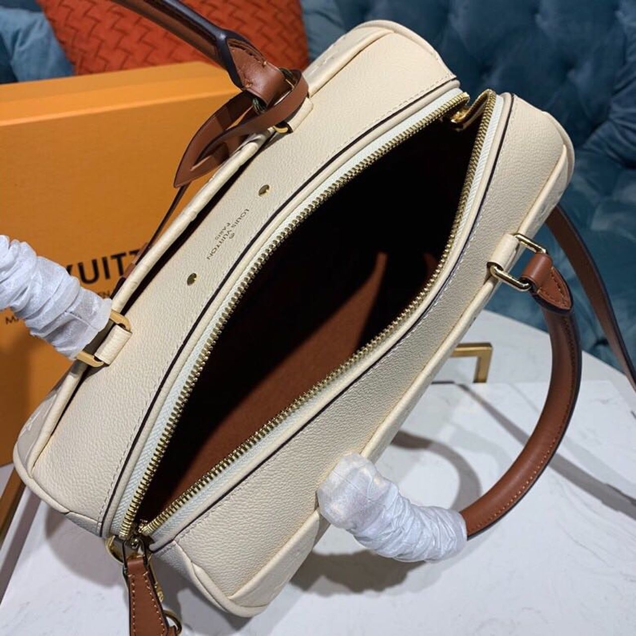 Louis Vuitton Speedy Bandouliere 25 Monogram Empreinte Creme For Women,  Shoulder And Crossbody Bags 9.8in/25cm Louis Vuitton M44736
