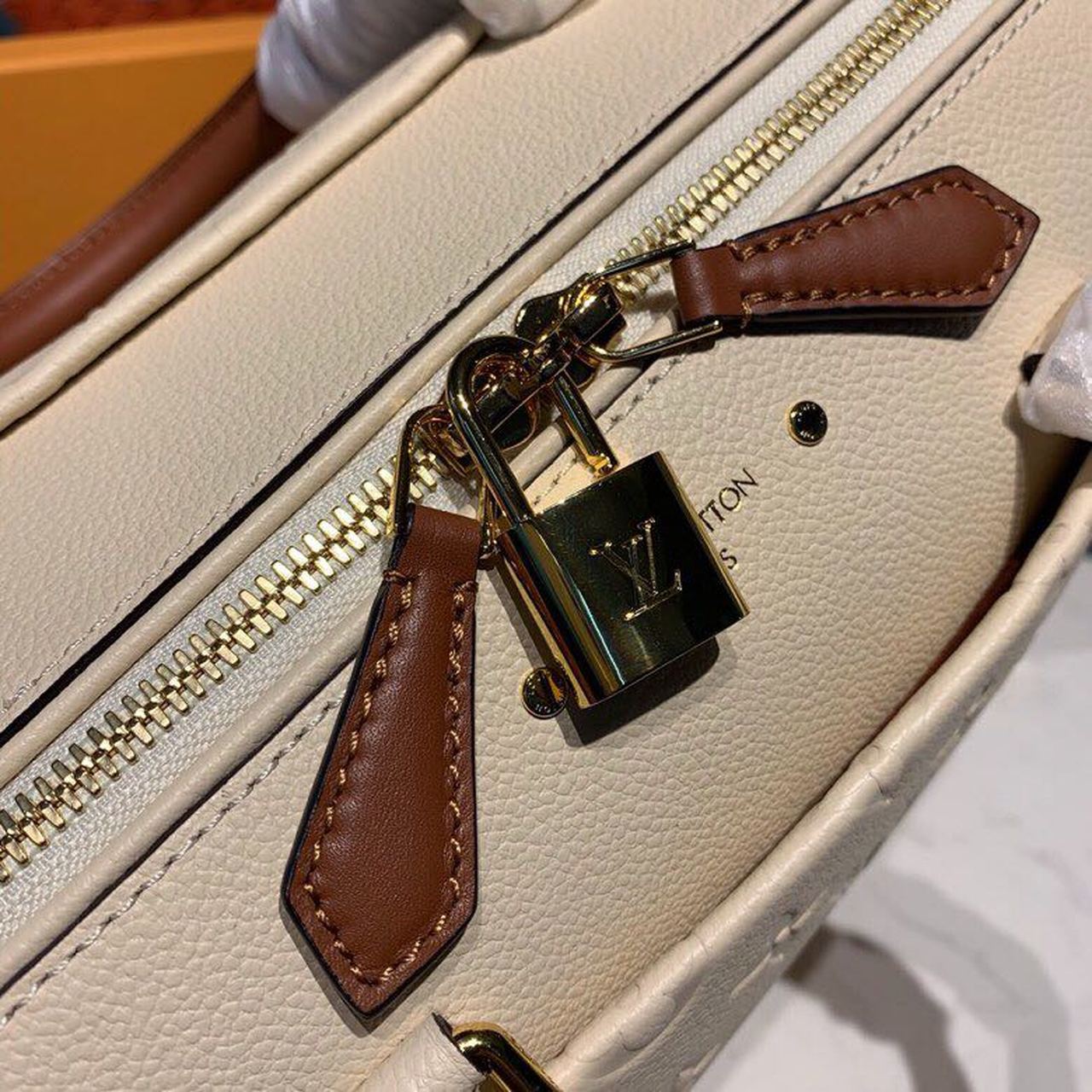 Louis Vuitton Speedy Bandouliere 25 Monogram Empreinte Creme For Women,  Shoulder And Crossbody Bags 9.8in/25cm Louis Vuitton M44736