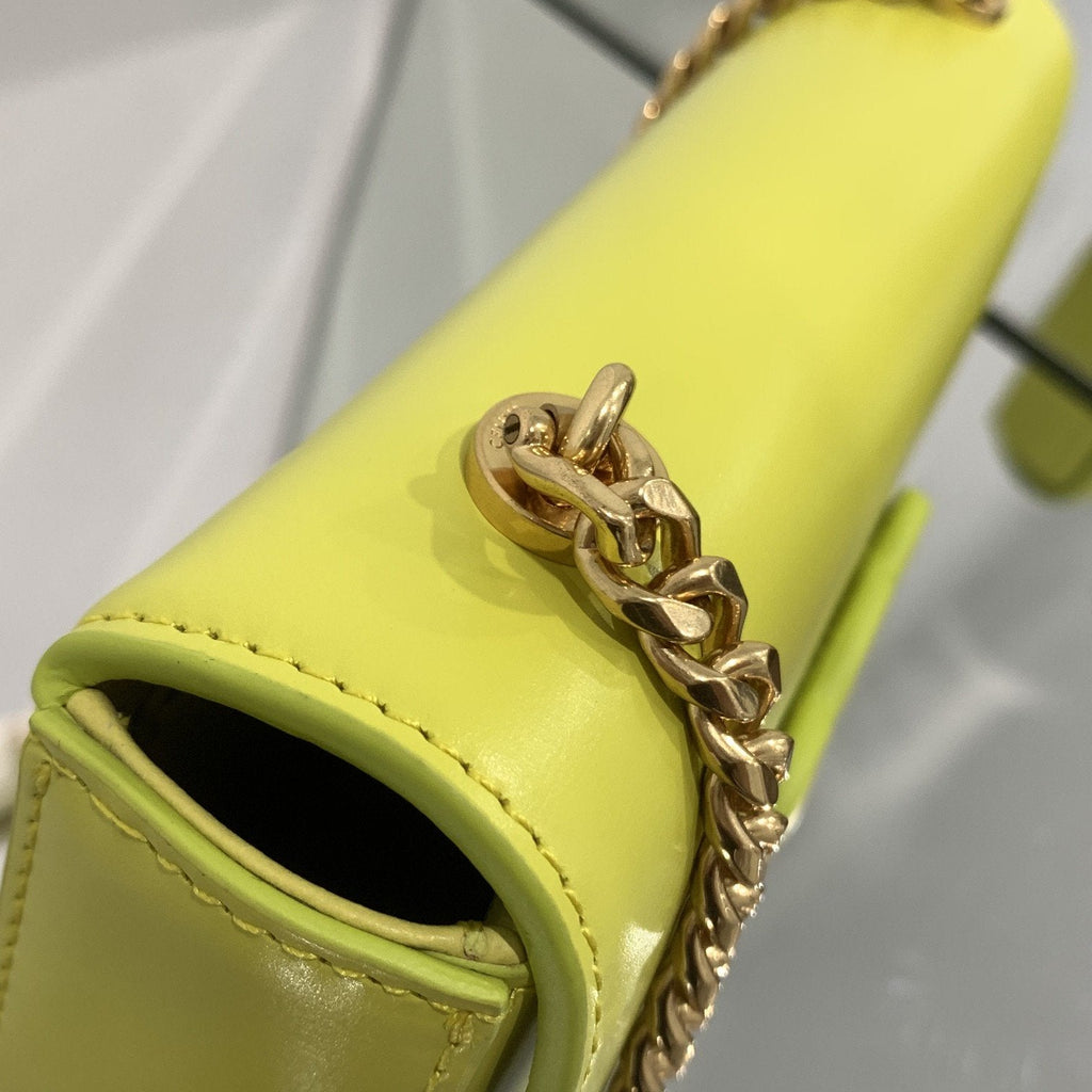 Chain Shoulder Bag Cuir Triomphe Green For Women 7.9in/20cm