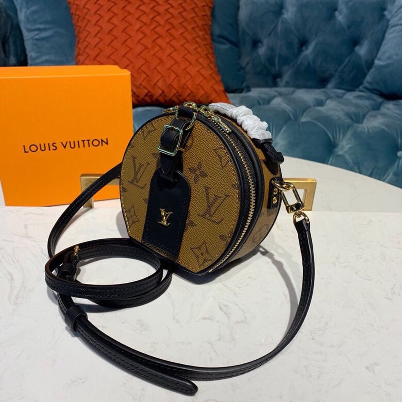 Louis Vuitton Mini Boite Chapeau Monogram Reverse Canvas For Women, Women’s Chain And Strap Wallet, Shoulder And Crossbody Wallet 5.1in/13cm Louis Vuitton M68276