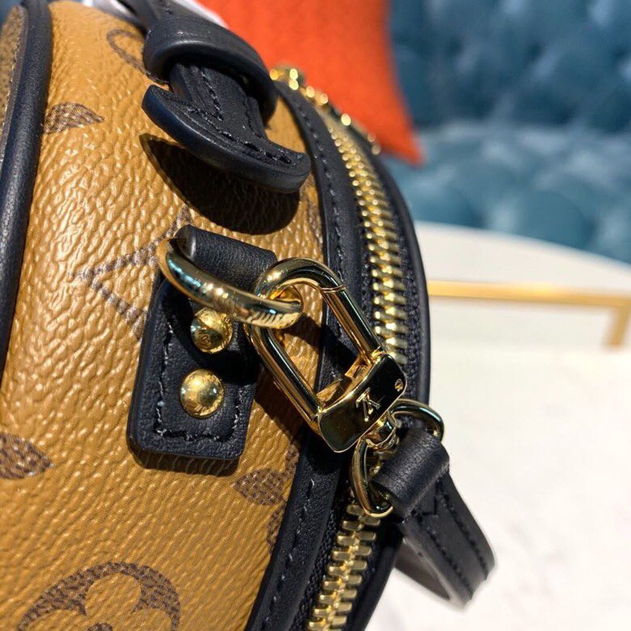 Louis Vuitton Mini Boite Chapeau Monogram Reverse Canvas For Women, Women’s Chain And Strap Wallet, Shoulder And Crossbody Wallet 5.1in/13cm Louis Vuitton M68276