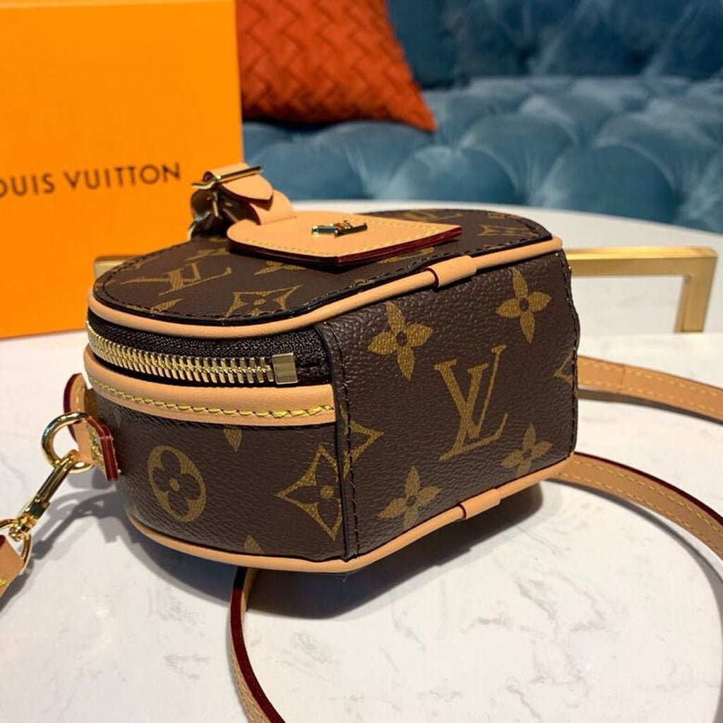 Louis Vuitton Mini Boite Chapeau Monogram Canvas For Women, Women’s Chain And Strap Wallet, Shoulder And Crossbody Wallet 5.1in/13cm Louis Vuitton M44699