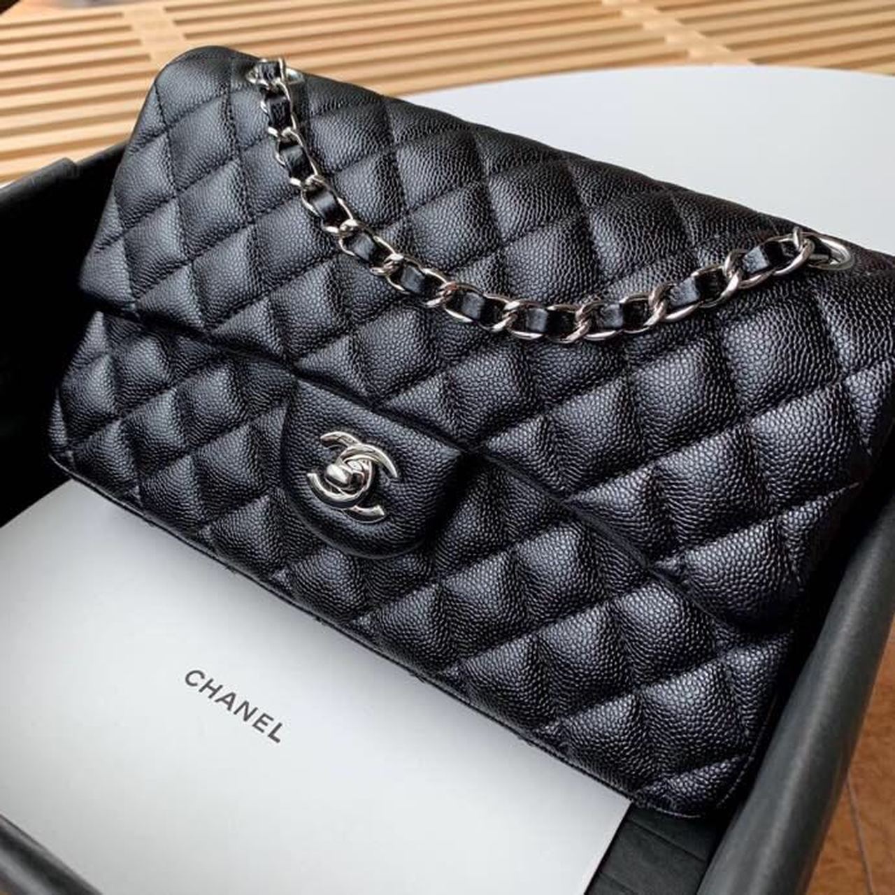 Chanel Classic Handbag SiLouis Vuittoner Hardware Black For Women, Women’s Bags, Shoulder And Crossbody Bags 10.2in/26cm A01112