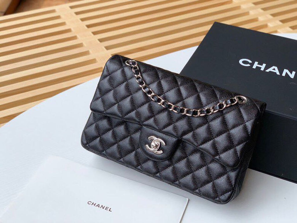 Chanel Classic Handbag SiLouis Vuittoner Hardware BlackÃ‚Â For Women Bags, Shoulder And Crossbody Bags 10.2in/26cm A01112