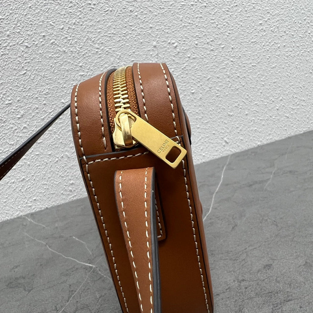Celine Camera Shoulder Bag Cuir Triomphe Brown For Women 10in/26cm 199183DU3.04LU
