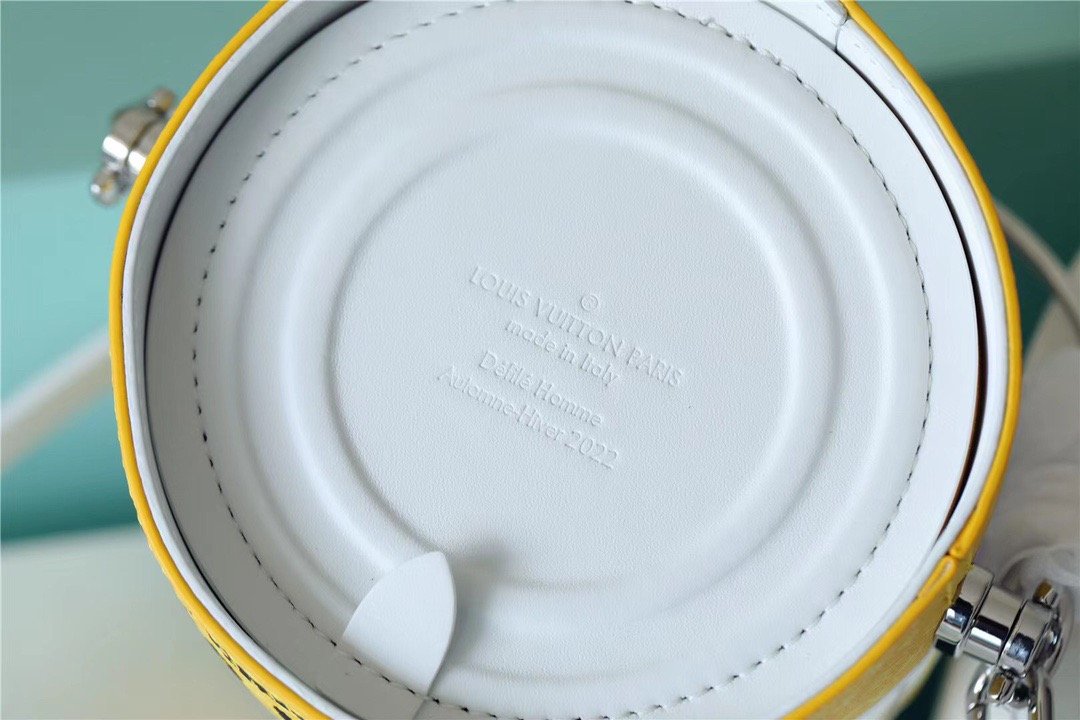 Louis Vuitton Paint Can Coated Canvas By Virgil AblohÃƒÂ¢Ã¢â€šÂ¬Ã¢â€žÂ¢s Yellow For Women, WomenÃƒÂ¢Ã¢â€šÂ¬Ã¢â€žÂ¢s Bags, Shoulder And Crossbody Bags 6.7in/17cm Louis Vuitton M81593