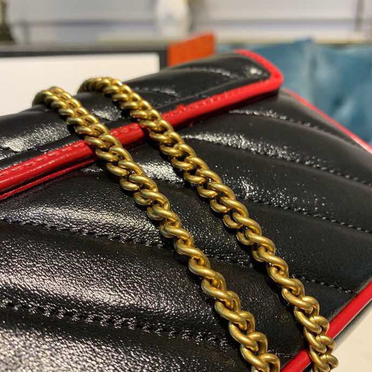 Marmont GLAMIagonal Matelass Shoulder Bag Black Red For Women 10in/26cm 443497