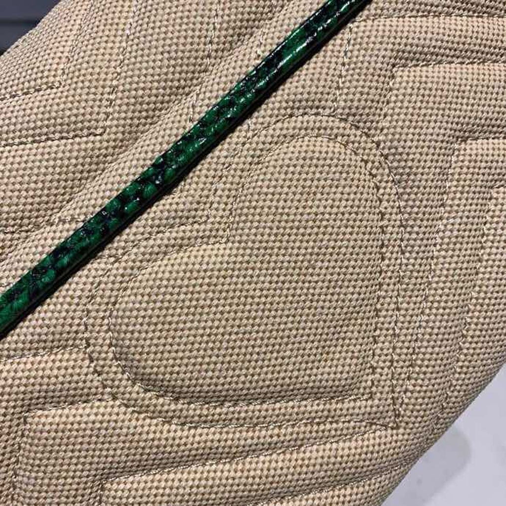 Gucci Marmont Rafa Straw Shoulder Bag Beige/Green Gucci Chevron Matelassé Rafa Effect Fabric For Women 10in/26cm Gucci  ‎443497