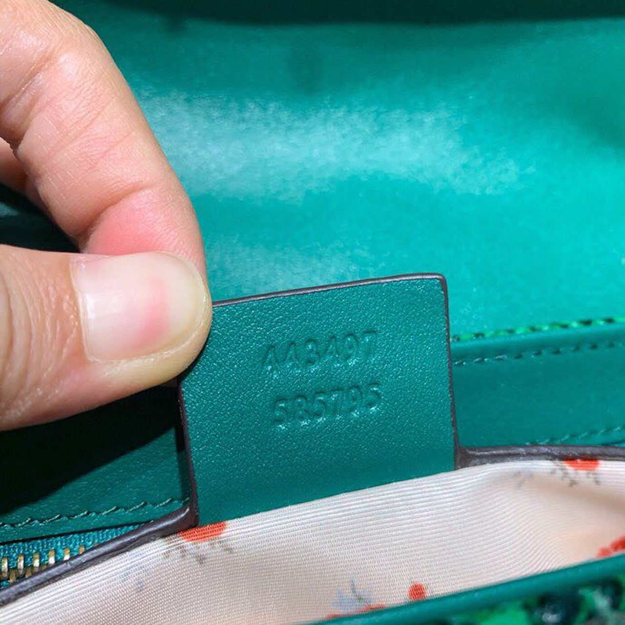 Gucci Marmont Rafa Straw Shoulder Bag Beige/Green Gucci Chevron Matelassé Rafa Effect Fabric For Women 10in/26cm Gucci  ‎443497