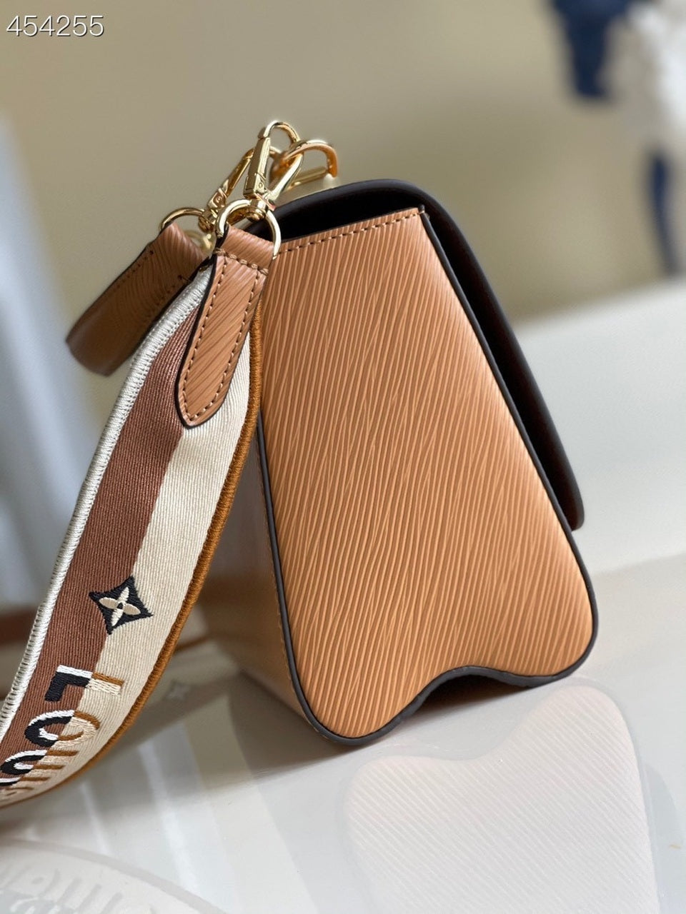Louis Vuitton Twist MM Monogram Blossoms Honey Gold For Women, WoHandbag, Shoulder And Crossbody Bags 9.1in/23cm Louis Vuitton M57506