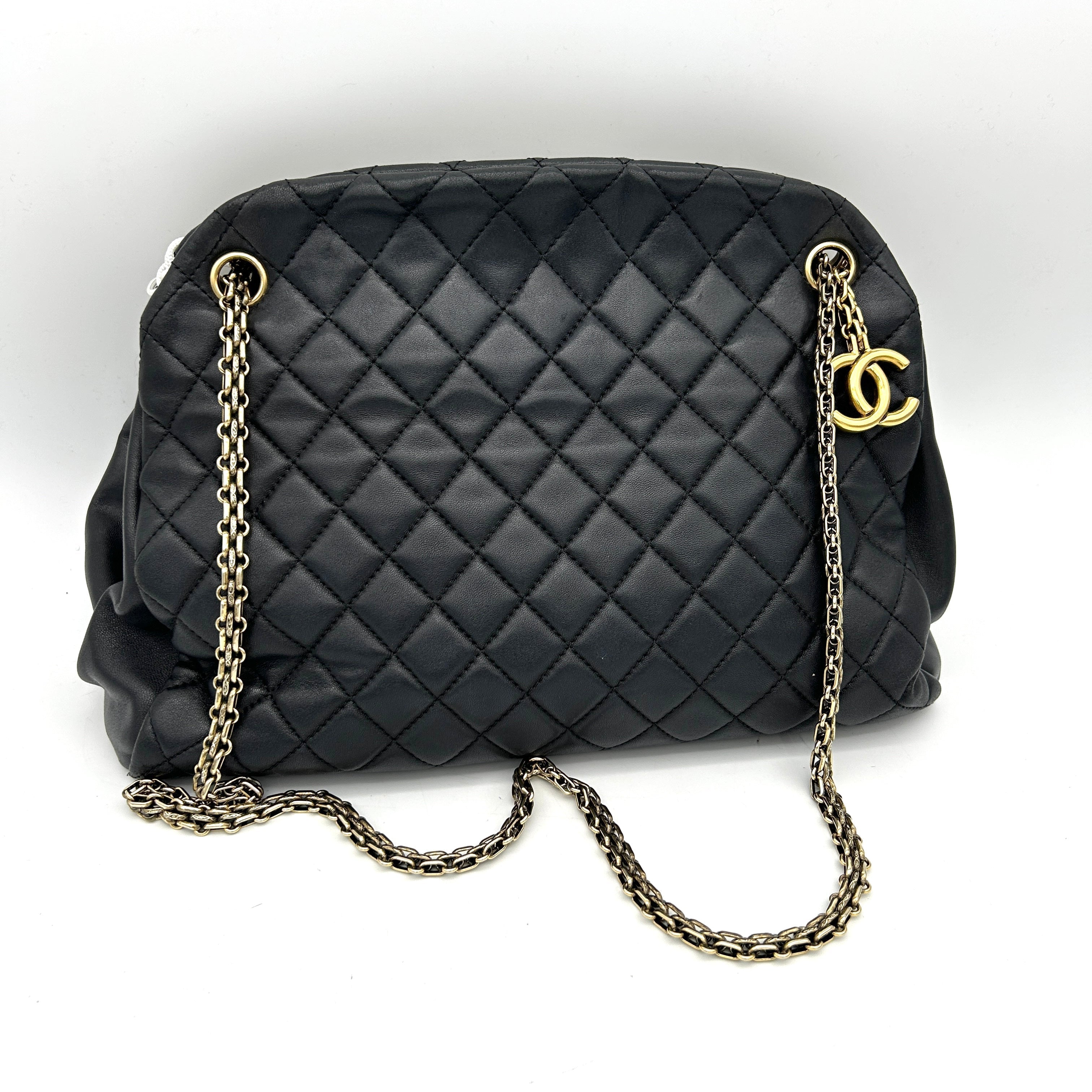 Chanel Matelasse Chain Shoulder Black Leather LA4509