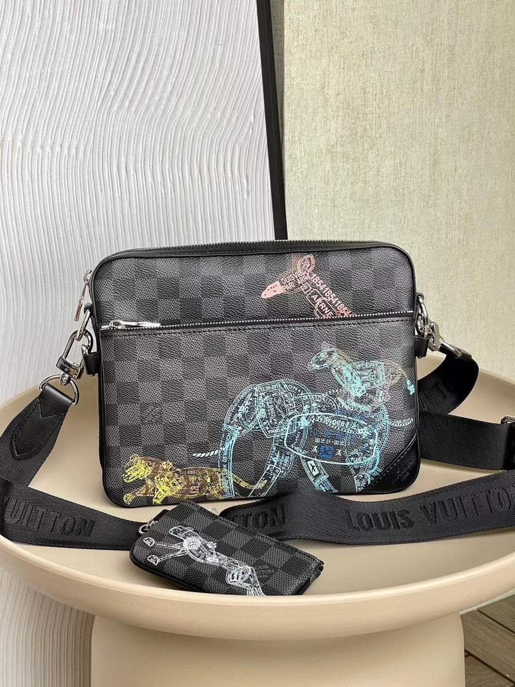 Louis Vuitton Trio Messenger Damier Graphite Canvas For Men, Bags, Crossbody Bags 9.8in/25cm Louis Vuitton N58040