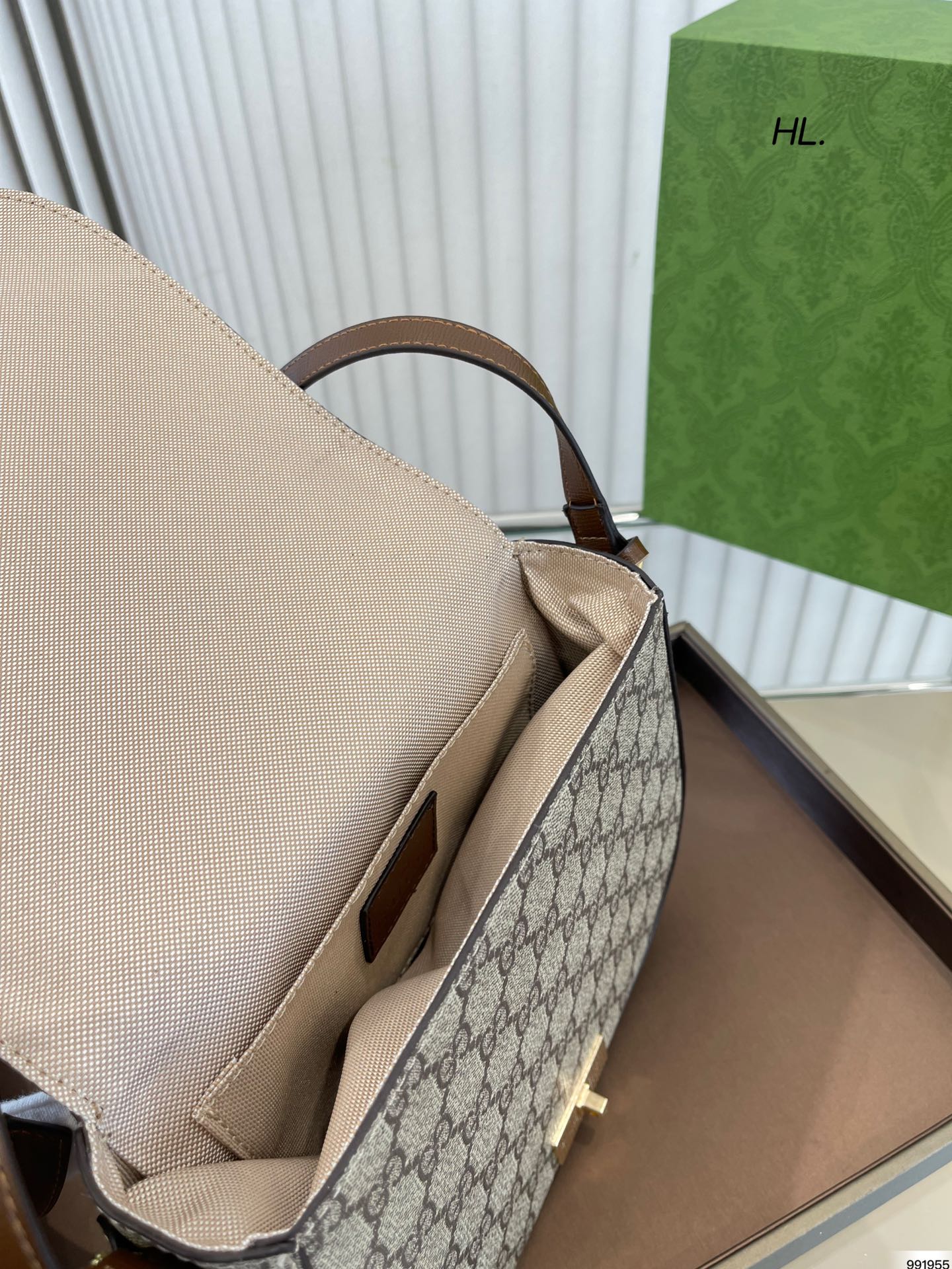 LB - New 1:1 rep  Bags Gucci 521