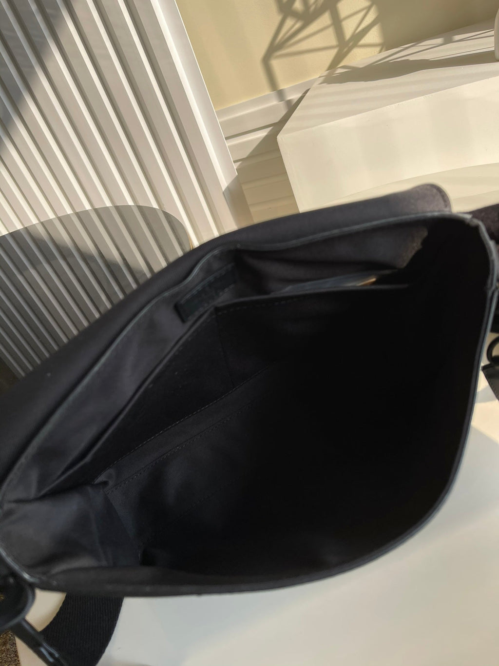 Louis Vuitton Messenger Grain Black For Men, Bags, Shoulder And Crossbody Bags 11in/28cm Louis Vuitton M57080