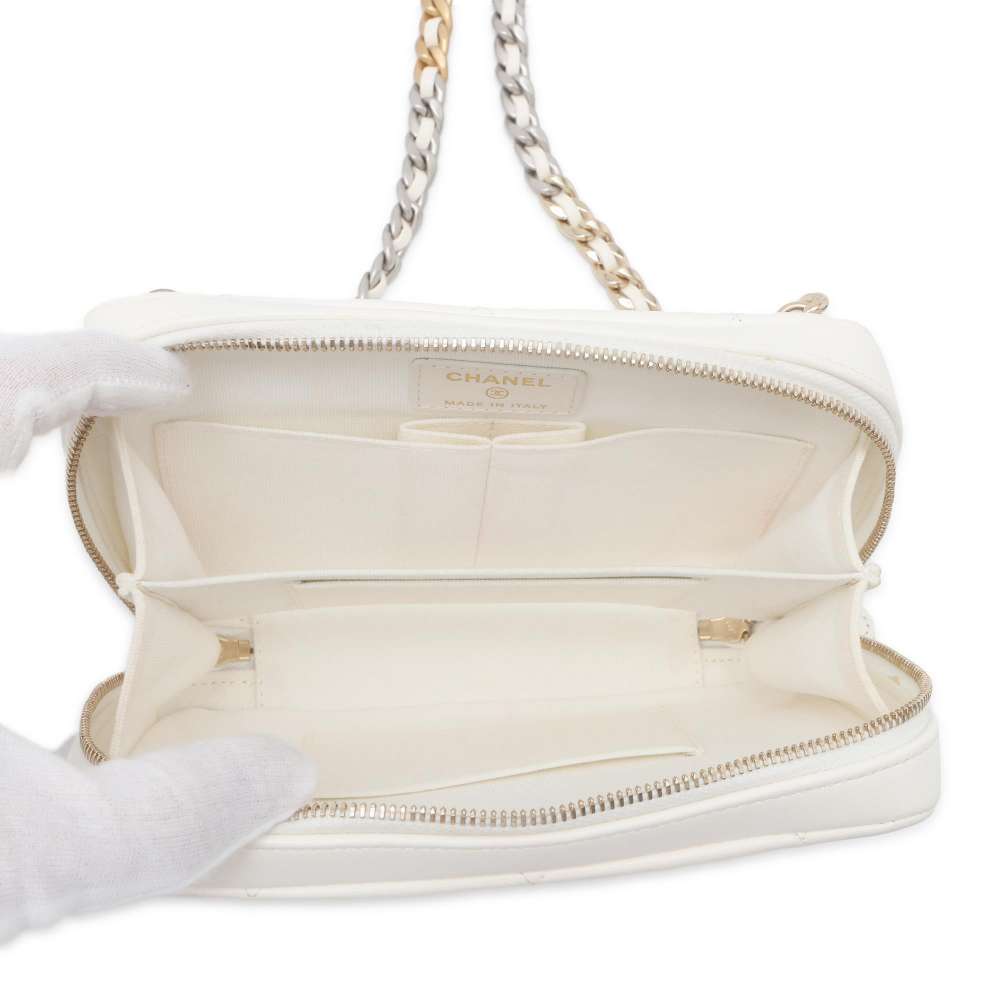 CHANEL CHANEL19 Matelasse ChainShoulder Bag White Lambskin