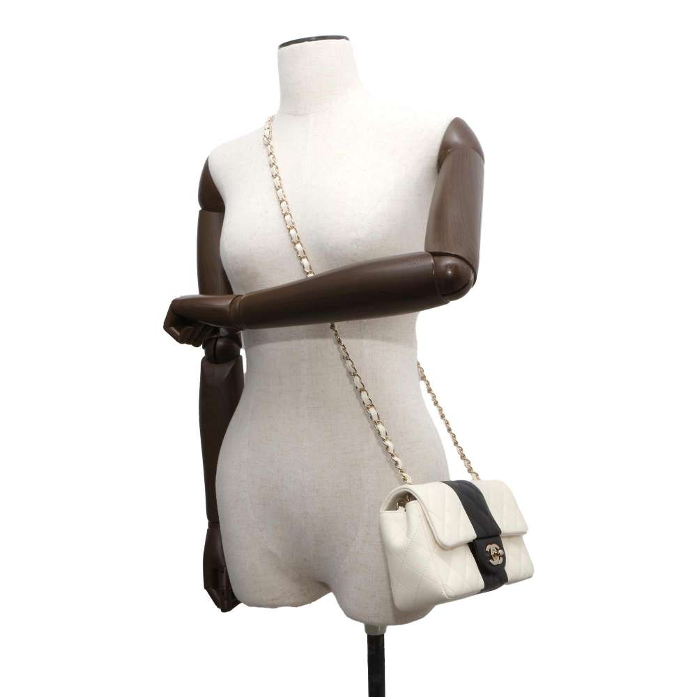 CHANEL Mini Matelasse ChainShoulder Bag Black/WhiteA69900 Lambskin Size 20