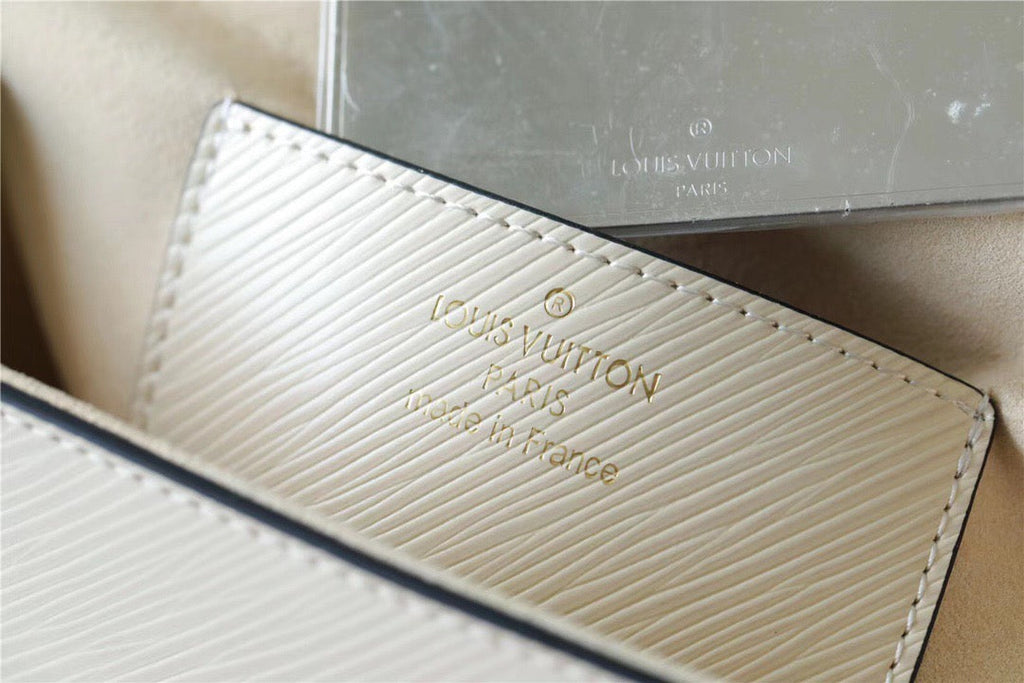 Louis Vuitton Twist MM Epi White For Women, WomenÃƒÂ¢Ã¢â€šÂ¬Ã¢â€žÂ¢s Bags, Shoulder And Crossbody Bags 9.1in/23cm Louis Vuitton M55513